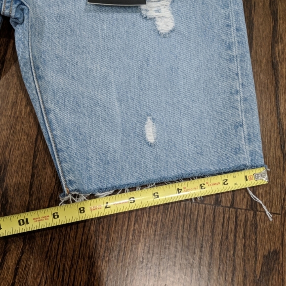 Levi's 501 Slouch Shorts in Slouch Around Distress - Picture 5 of 8